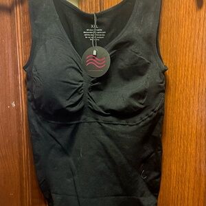 Woman’s ocean XXL shaping tank NWT